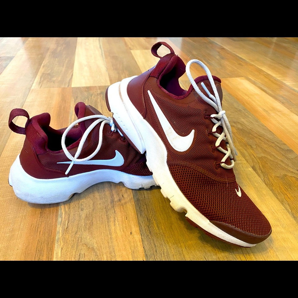 Maroon/Burgundy Nike Sneakers